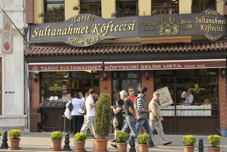 Best-Sultanahmet-Restaurants-in-Istanbul-1-768x515