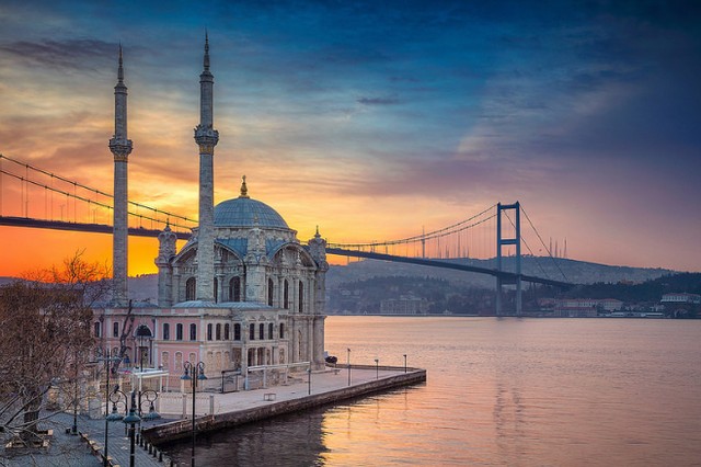 Ortakoy-Mosque-in-Istanbul7