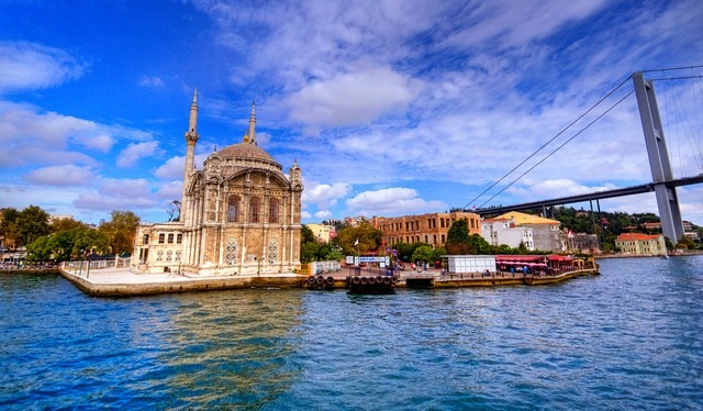 Ortakoy-Mosque-in-Istanbul8